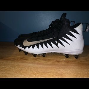 Nike alpha menace football cleats
